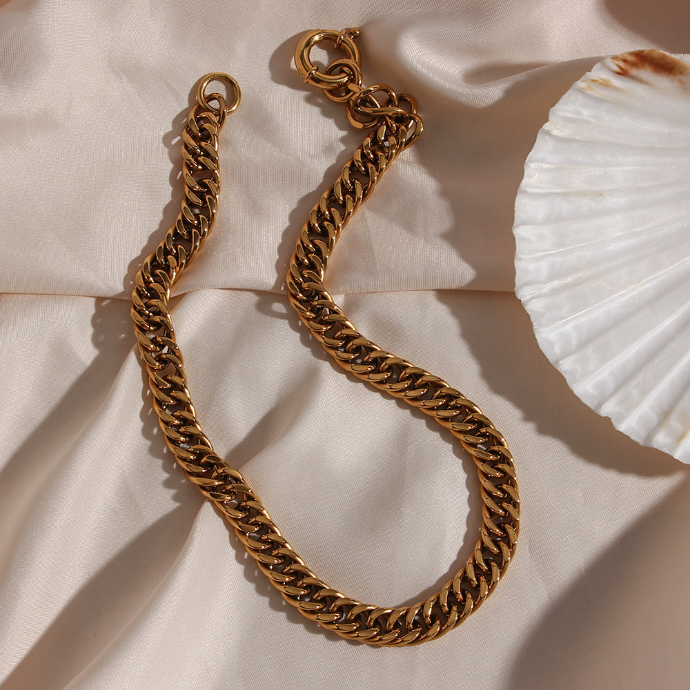 Collar con hebilla OT gruesa, cadena de clavícula con adorno de temperamento, de lujo, asequible, estilo europeo y americano, chapado en acero inoxidable de 18 quilates y encriptado.