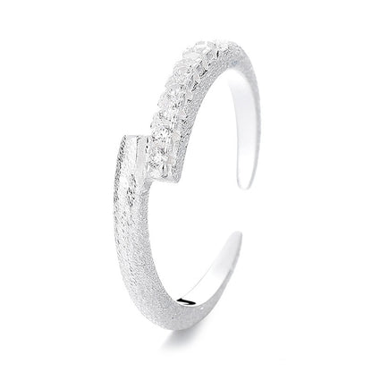 Anillo de plata de ley 925 con riel cepillado y cruz de estrella para mujer