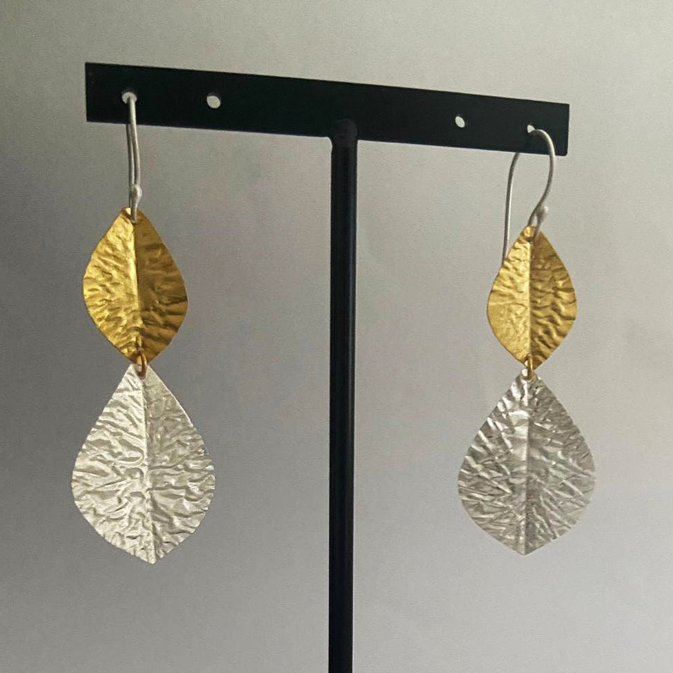 Pendientes dos hojas en baño de oro y plata-0