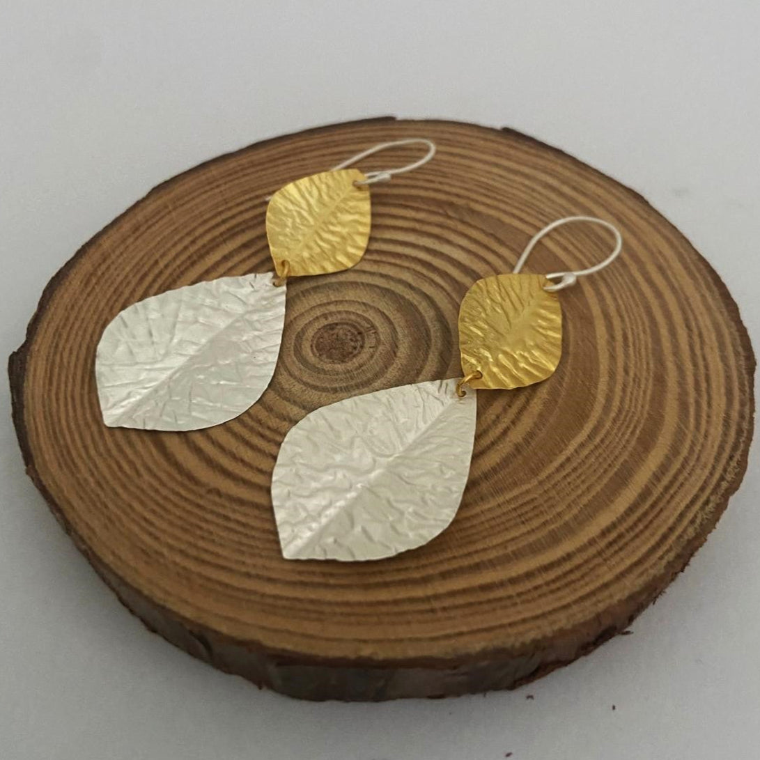 Pendientes dos hojas en baño de oro y plata-3