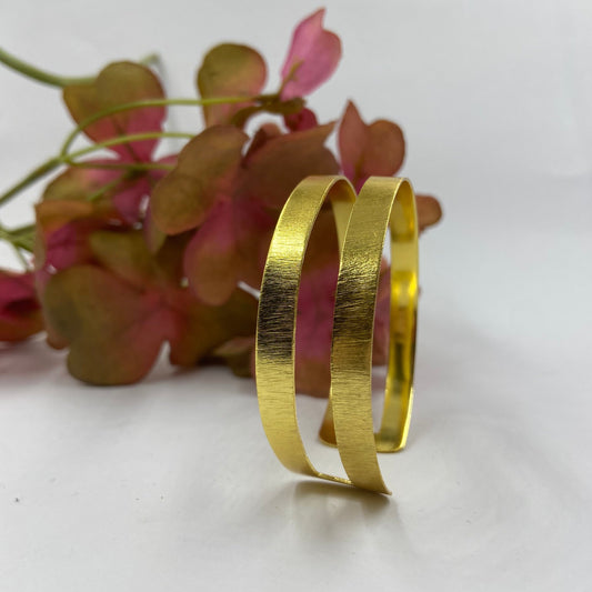 Brazalete SAETERA bañado en oro - Diseño con carácter-0