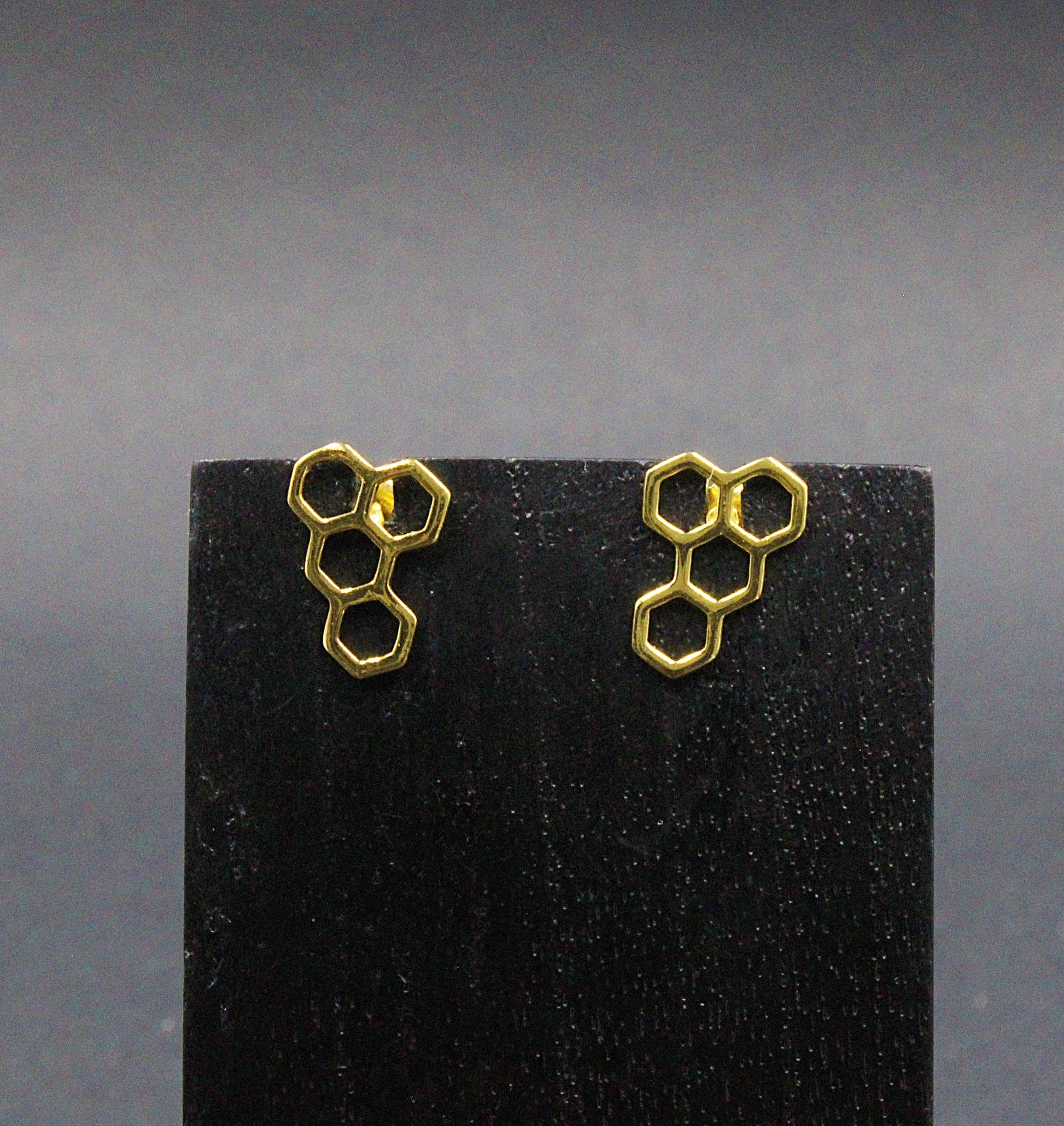 Pendientes PANAL en plata bañados en oro-1