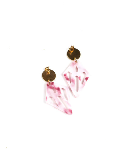 Pendientes mármol rosa y blaco: Ilumina tu Look con la Elegancia y el Brillo del Oro-1